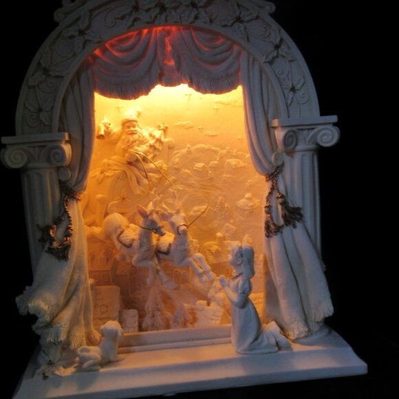 Vintage Casa Elite Christmas Diorama. 12x10x5 inches. White. - Picture 9 of 13